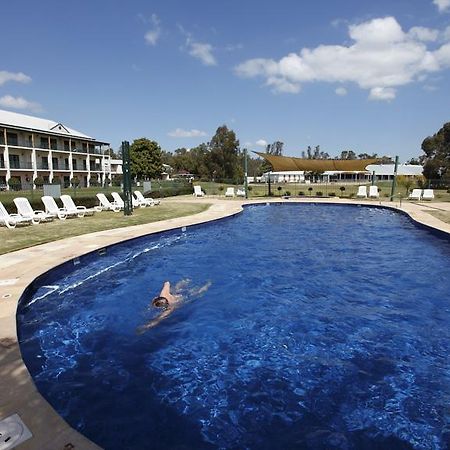 야랴원가 물와라 골프 클럽 리조트 야라웡가 외부 사진 The pool at the Club Hotel