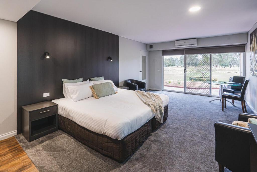 야랴원가 물와라 골프 클럽 리조트 야라웡가 외부 사진 A suite at the hotel