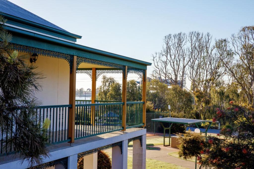 야랴원가 물와라 골프 클럽 리조트 야라웡가 외부 사진 The verandah of the house