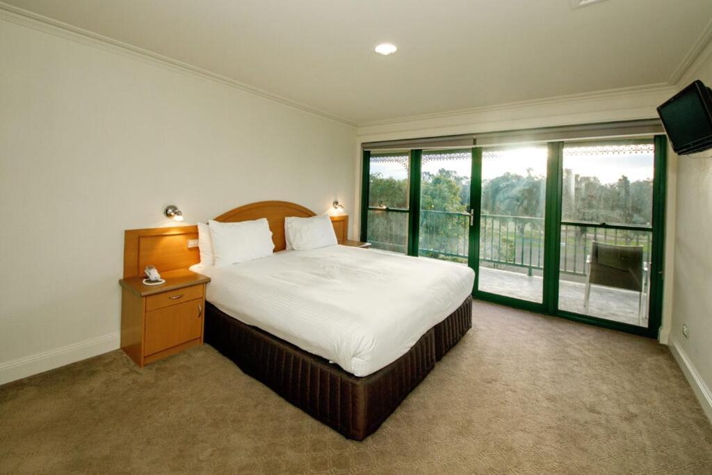 야랴원가 물와라 골프 클럽 리조트 야라웡가 외부 사진 A bedroom at the hotel