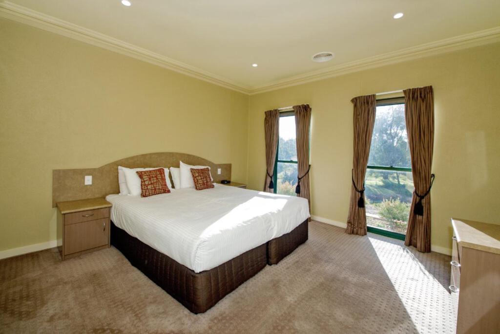 야랴원가 물와라 골프 클럽 리조트 야라웡가 외부 사진 A bedroom at the hotel