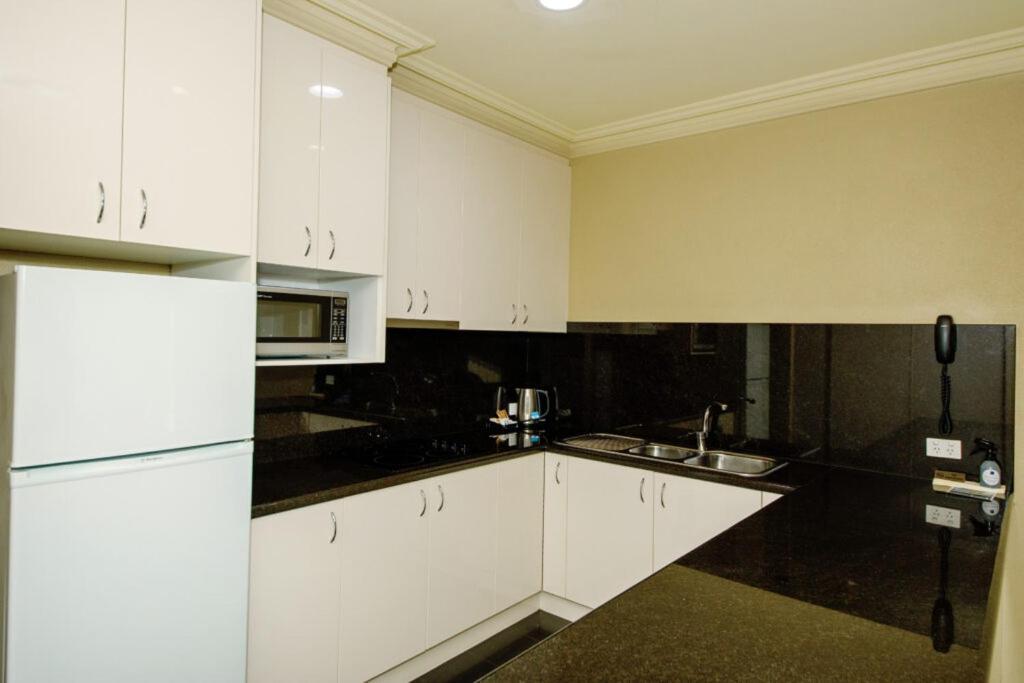야랴원가 물와라 골프 클럽 리조트 야라웡가 외부 사진 A typical kitchen in a student apartment