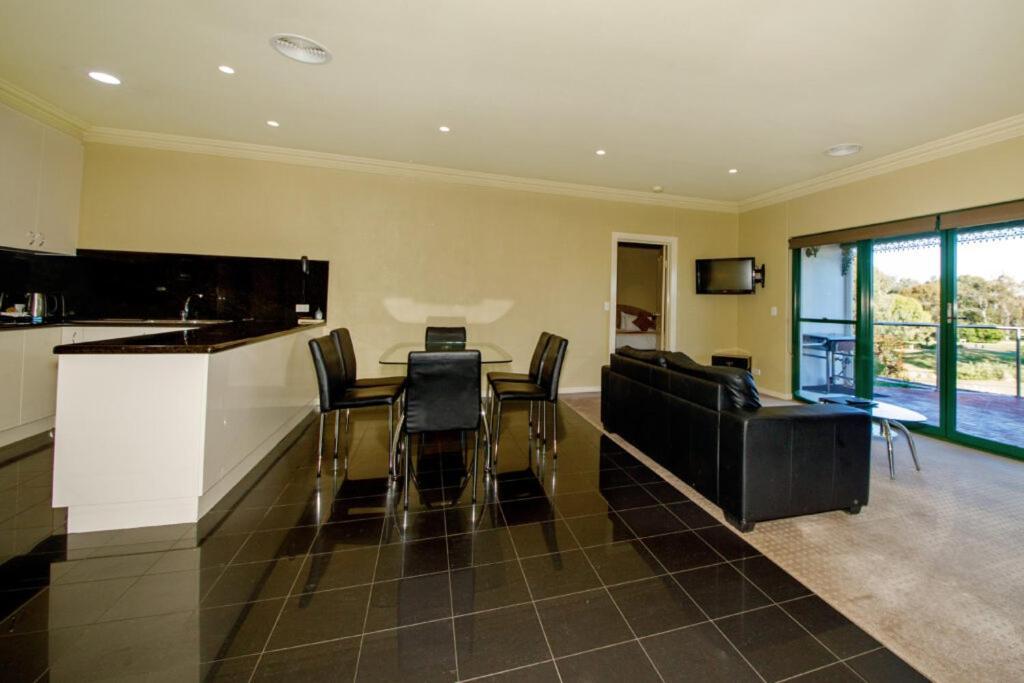 야랴원가 물와라 골프 클럽 리조트 야라웡가 외부 사진 A typical apartment at the hotel
