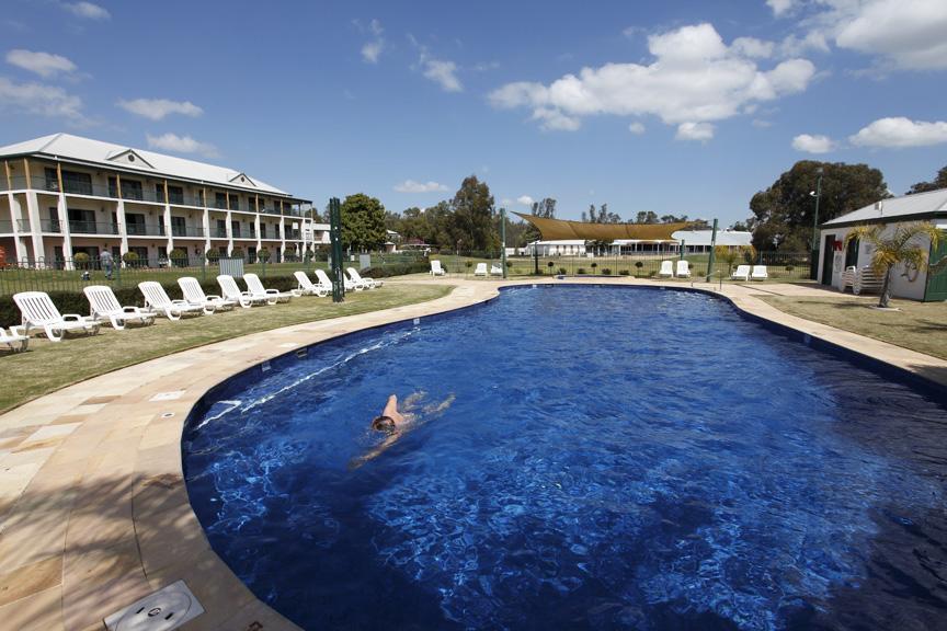 야랴원가 물와라 골프 클럽 리조트 야라웡가 외부 사진 The pool at the Club Hotel