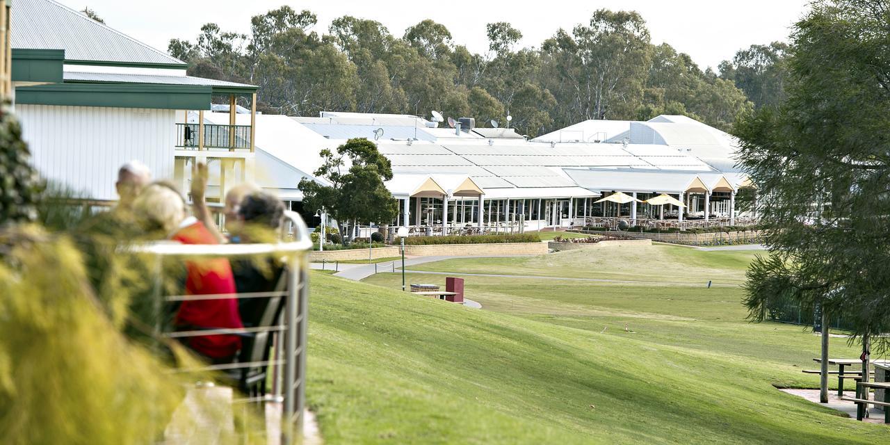 야랴원가 물와라 골프 클럽 리조트 야라웡가 외부 사진 The clubhouse at the Adelaide Oval